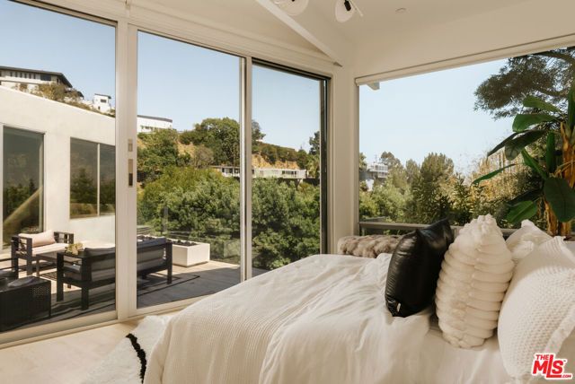 8618 Franklin Avenue, Los Angeles, CA 90069