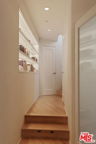 8618 Franklin Avenue, Los Angeles, CA 90069