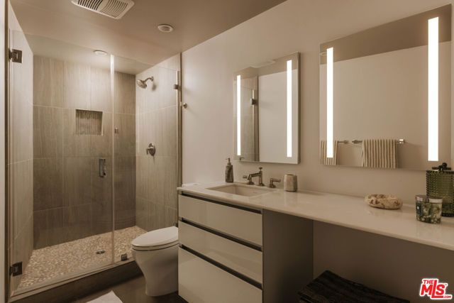 8618 Franklin Avenue, Los Angeles, CA 90069