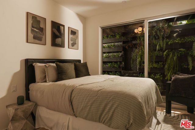 8618 Franklin Avenue, Los Angeles, CA 90069