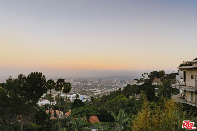 8618 Franklin Avenue, Los Angeles, CA 90069