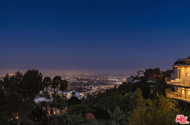 8618 Franklin Avenue, Los Angeles, CA 90069