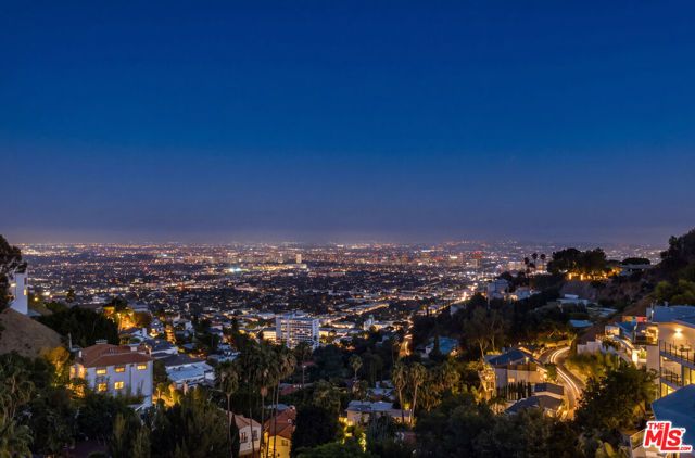 8618 Franklin Avenue, Los Angeles, CA 90069