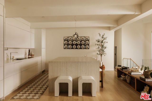 8618 Franklin Avenue, Los Angeles, CA 90069