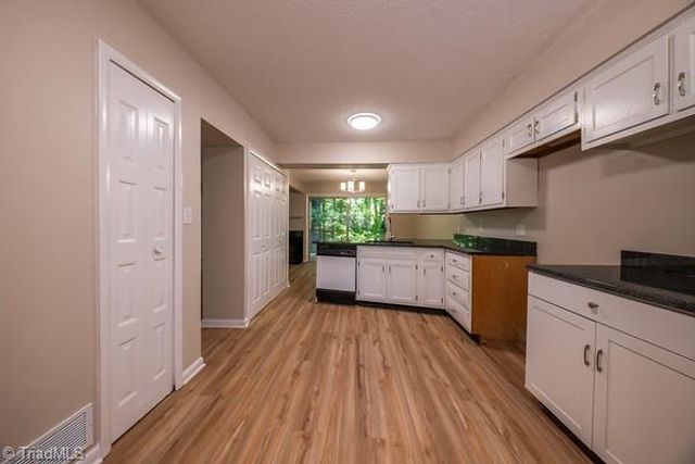 214 Lamplighter Circle, Winston-salem, NC 27104