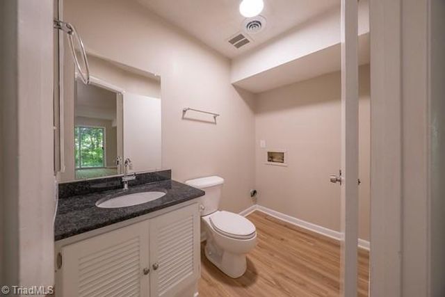 214 Lamplighter Circle, Winston-salem, NC 27104
