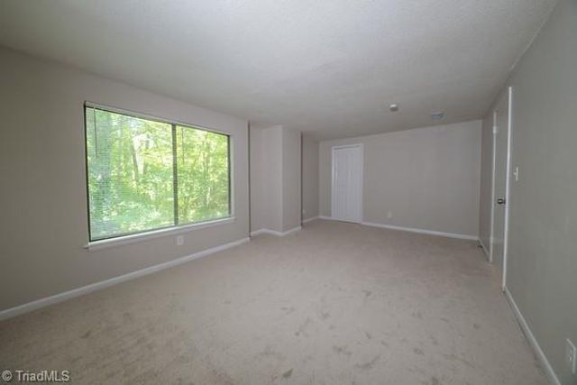214 Lamplighter Circle, Winston-salem, NC 27104