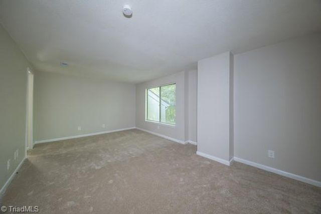 214 Lamplighter Circle, Winston-salem, NC 27104