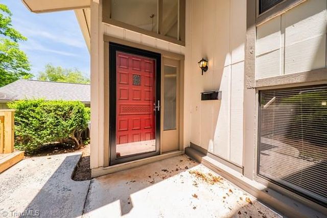 214 Lamplighter Circle, Winston-salem, NC 27104