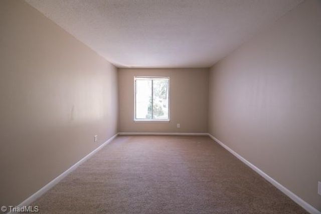 214 Lamplighter Circle, Winston-salem, NC 27104