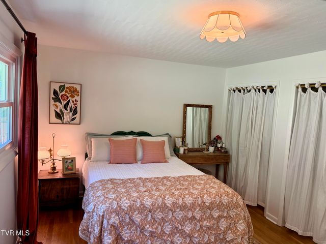 949 Emerald Valley Circle, Gate City, VA 24251