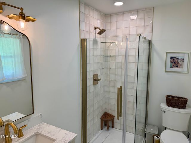 949 Emerald Valley Circle, Gate City, VA 24251
