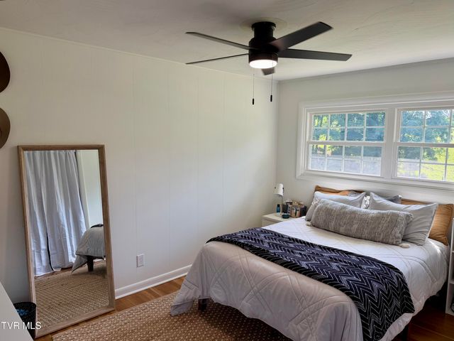949 Emerald Valley Circle, Gate City, VA 24251
