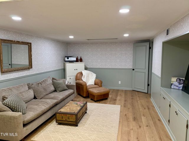 949 Emerald Valley Circle, Gate City, VA 24251