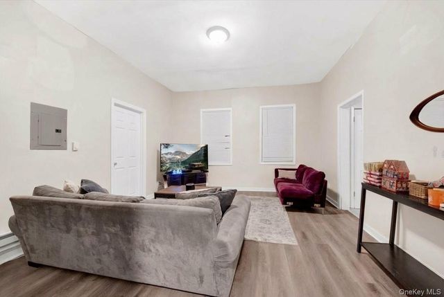 206 S 9th Avenue, Mount Vernon, NY 10550