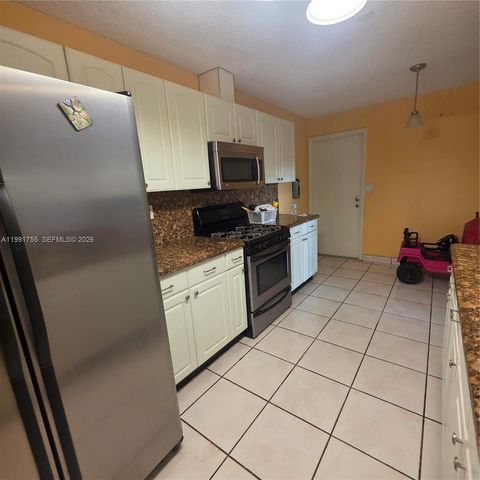 7104 SW 132nd Ct, Miami, FL 33183