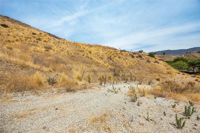 3500 N Crescent Avenue, San Bernardino, CA 92405