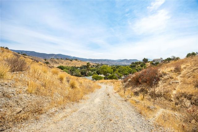 3500 N Crescent Avenue, San Bernardino, CA 92405