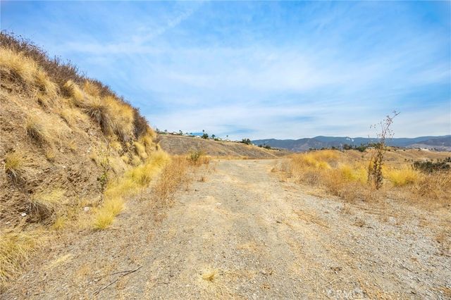 3500 N Crescent Avenue, San Bernardino, CA 92405