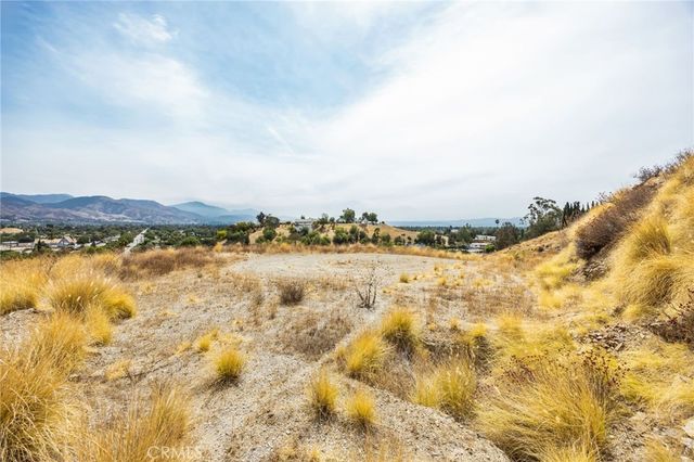 3500 N Crescent Avenue, San Bernardino, CA 92405