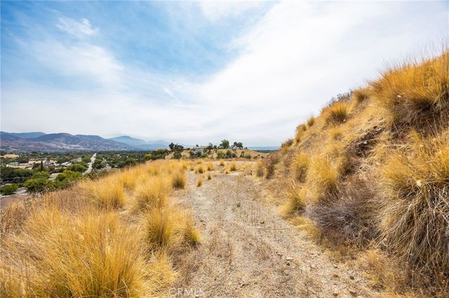3500 N Crescent Avenue, San Bernardino, CA 92405
