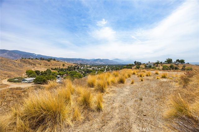 3500 N Crescent Avenue, San Bernardino, CA 92405