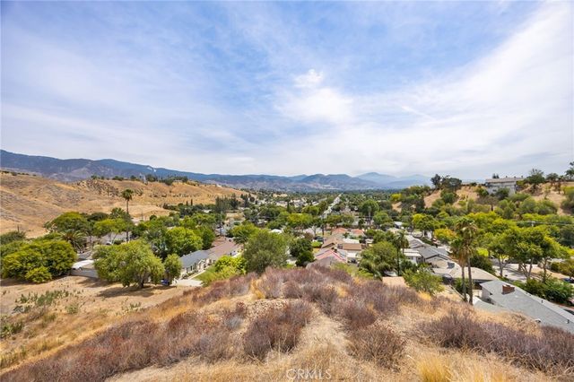 3500 N Crescent Avenue, San Bernardino, CA 92405