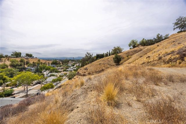 3500 N Crescent Avenue, San Bernardino, CA 92405