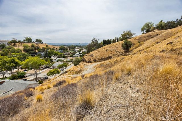3500 N Crescent Avenue, San Bernardino, CA 92405