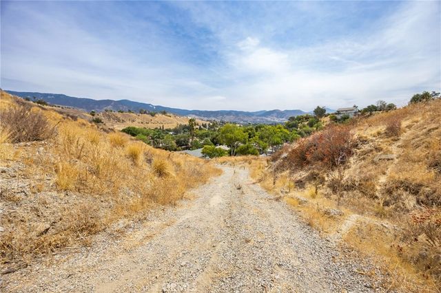 3500 N Crescent Avenue, San Bernardino, CA 92405