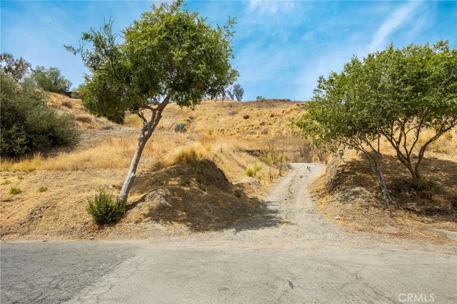 3500 N Crescent Avenue, San Bernardino, CA 92405