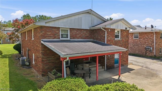912 N Highland Avenue, Girard, OH 44420