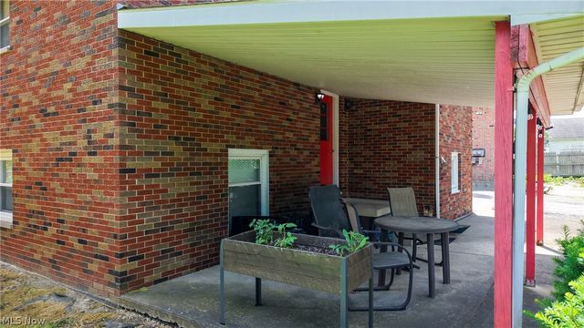 912 N Highland Avenue, Girard, OH 44420