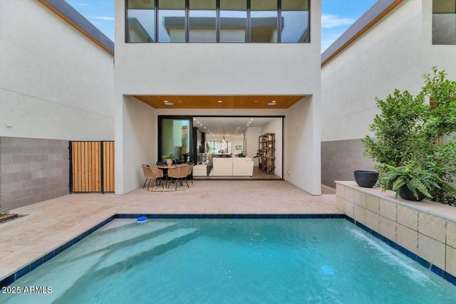 6916 E 2ND Street, Scottsdale, AZ 85251