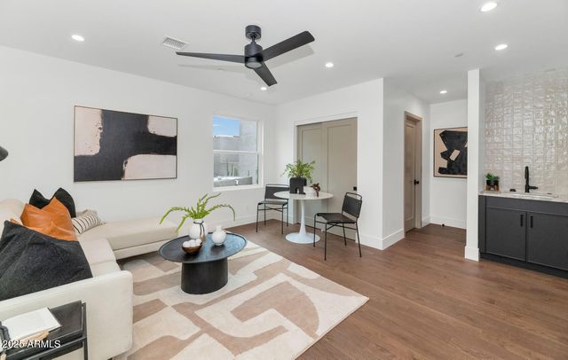 6916 E 2ND Street, Scottsdale, AZ 85251