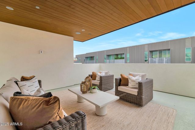 6916 E 2ND Street, Scottsdale, AZ 85251