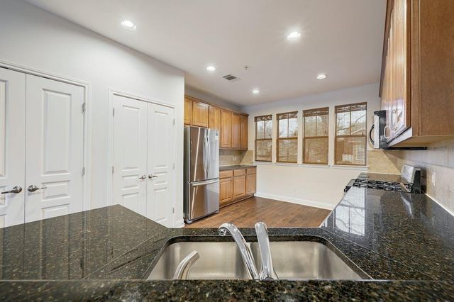 6701 Covered Bridge DR 41, Austin, TX 78736