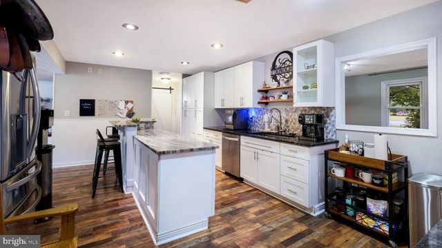 4 MENDENHALL DR, Glen Mills, PA 19342