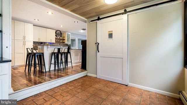 4 MENDENHALL DR, Glen Mills, PA 19342