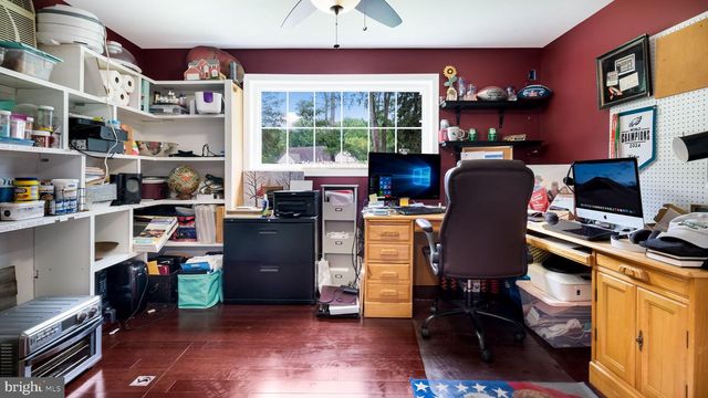 4 MENDENHALL DR, Glen Mills, PA 19342