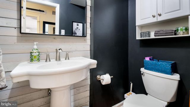 4 MENDENHALL DR, Glen Mills, PA 19342