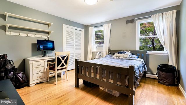4 MENDENHALL DR, Glen Mills, PA 19342