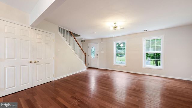 4 MENDENHALL DR, Glen Mills, PA 19342