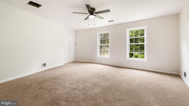 4 MENDENHALL DR, Glen Mills, PA 19342