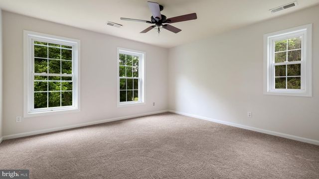 4 MENDENHALL DR, Glen Mills, PA 19342