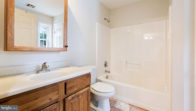 4 MENDENHALL DR, Glen Mills, PA 19342