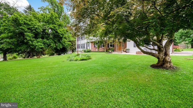 4 MENDENHALL DR, Glen Mills, PA 19342