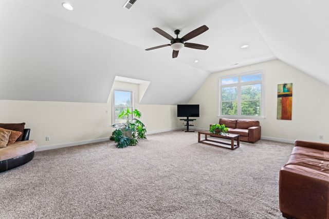 120 Wartrace Creek Rd, Wartrace, TN 37183