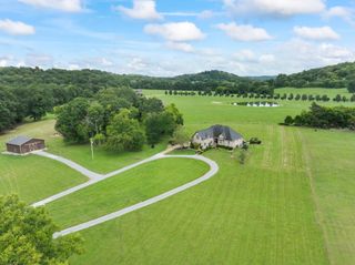 120 Wartrace Creek Rd, Wartrace, TN 37183