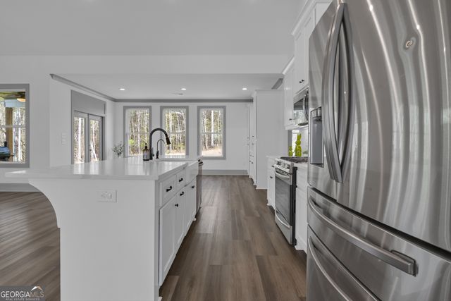 215 Greyfairs Avenue, Senoia, GA 30276